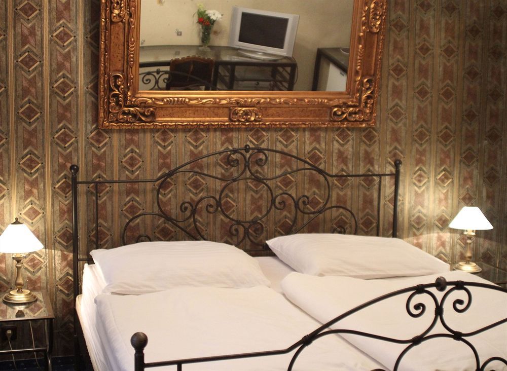Residence Seven Angels Прага Экстерьер фото